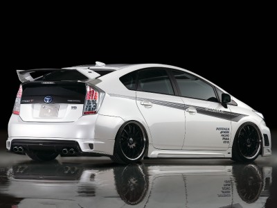 tommykaira_toyota_prius_rr-gt_5.jpg
